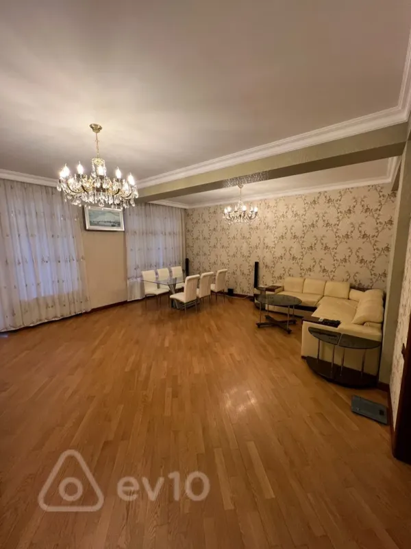 Kirayə verilir 3 otaqlı yeni tikili 180 m²