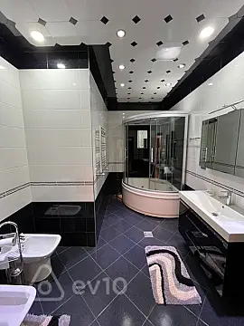 Kirayə verilir 3 otaqlı yeni tikili 180 m²