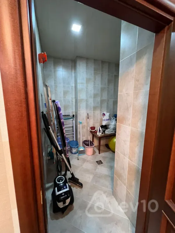 Kirayə verilir 3 otaqlı yeni tikili 180 m²