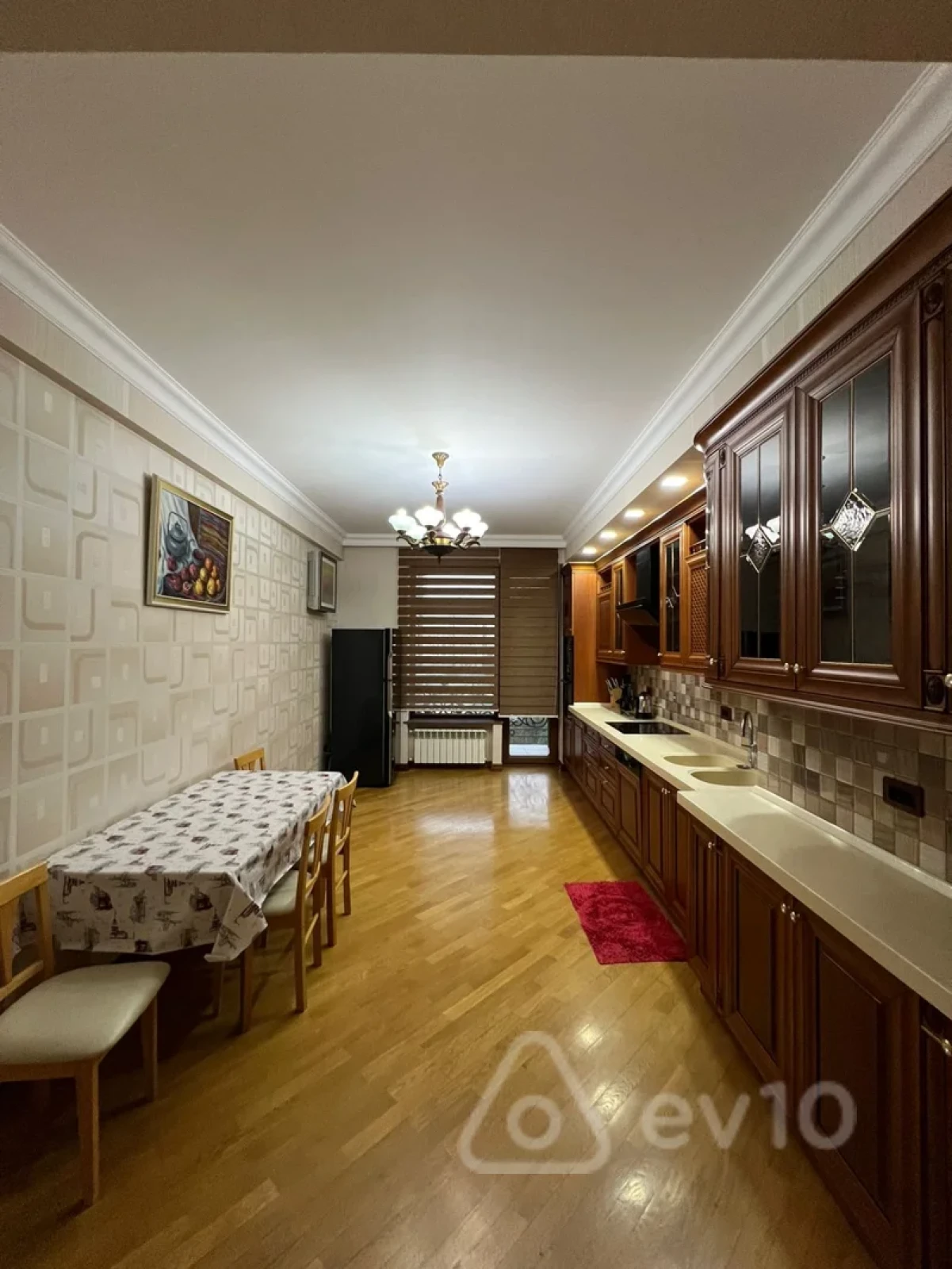 Kirayə verilir 3 otaqlı yeni tikili 180 m²