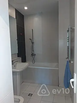 Kirayə verilir 3 otaqlı köhnə tikili 130 m²