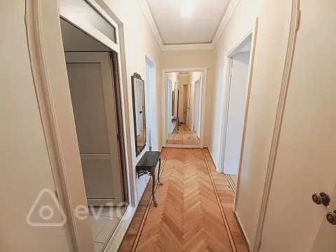 Kirayə verilir 3 otaqlı köhnə tikili 130 m²