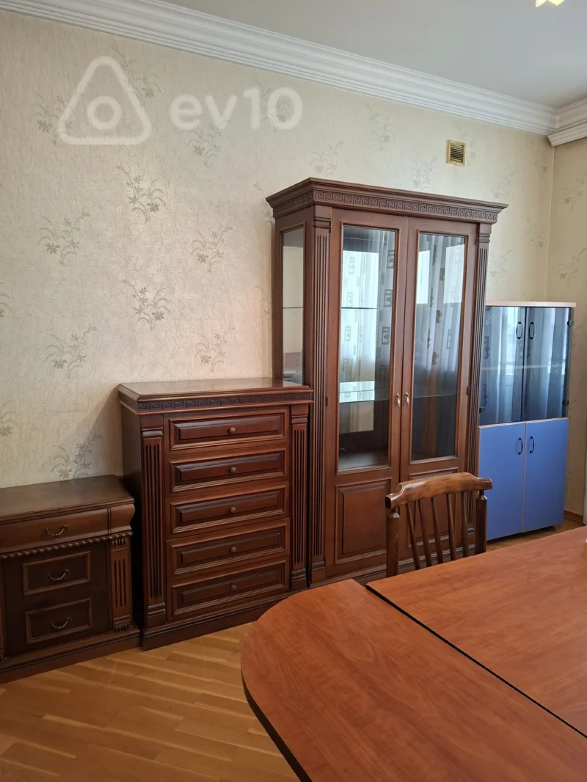 Kirayə verilir 3 otaqlı ofis 245 m²