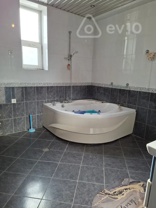 Kirayə verilir 3 otaqlı ofis 245 m²