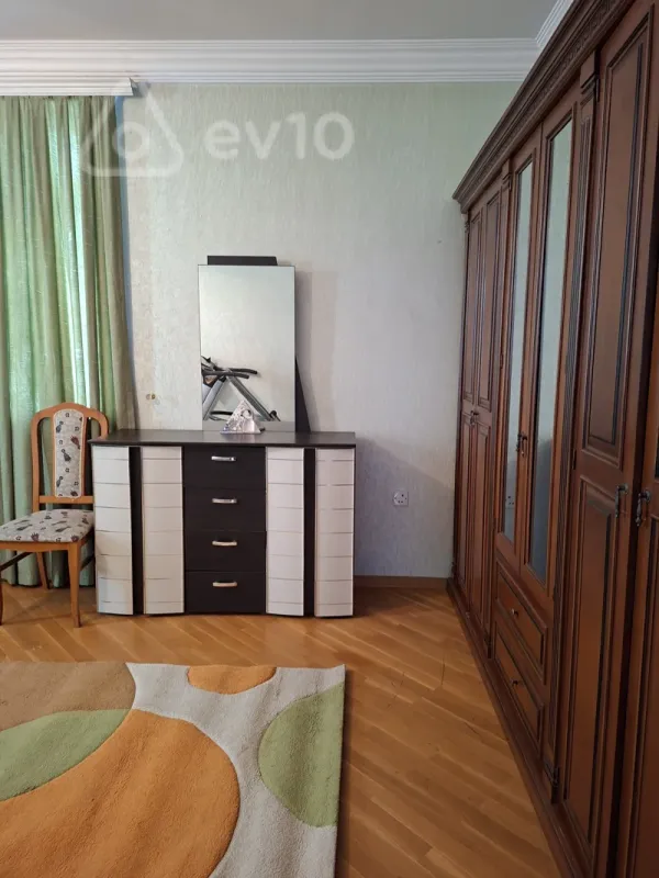 Kirayə verilir 3 otaqlı ofis 245 m²