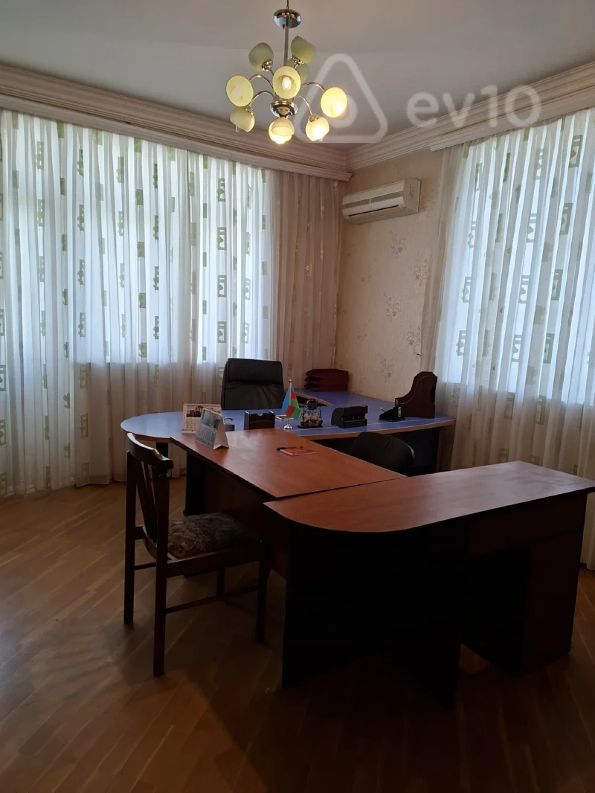 Kirayə verilir 3 otaqlı ofis 245 m²