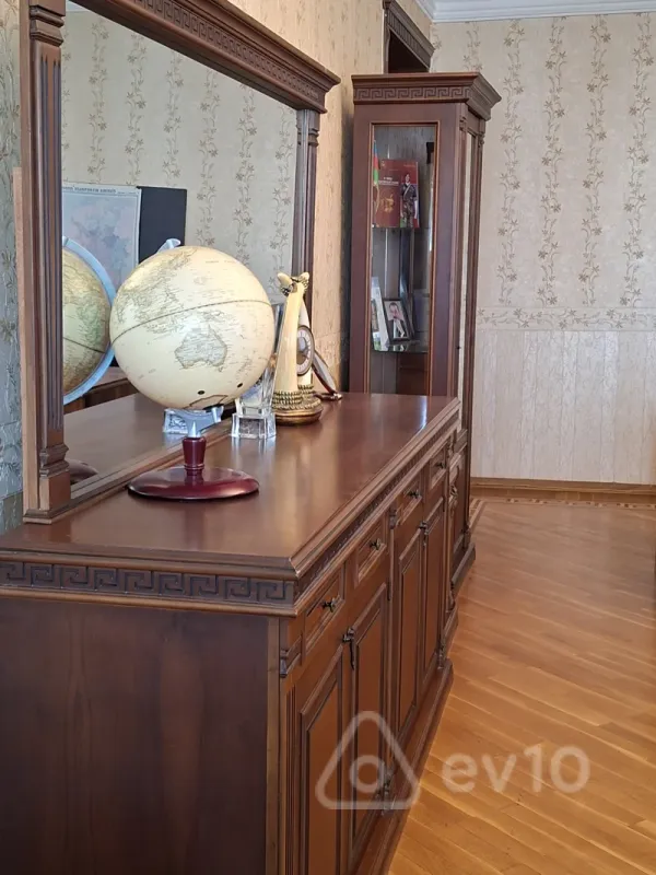 Kirayə verilir 3 otaqlı ofis 245 m²