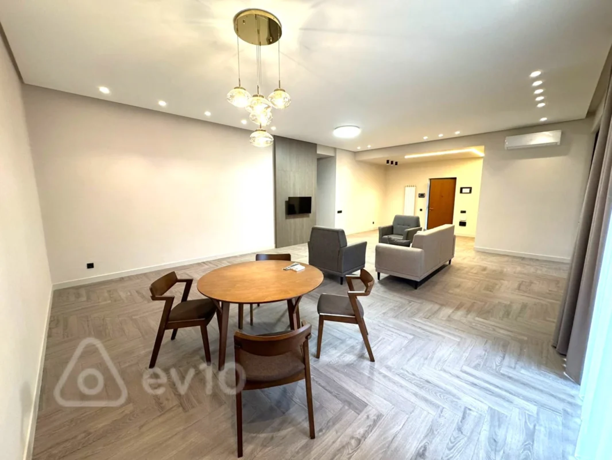 Satılır 3 otaqlı yeni tikili 160 m²