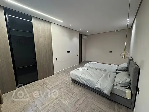 Satılır 3 otaqlı yeni tikili 160 m²