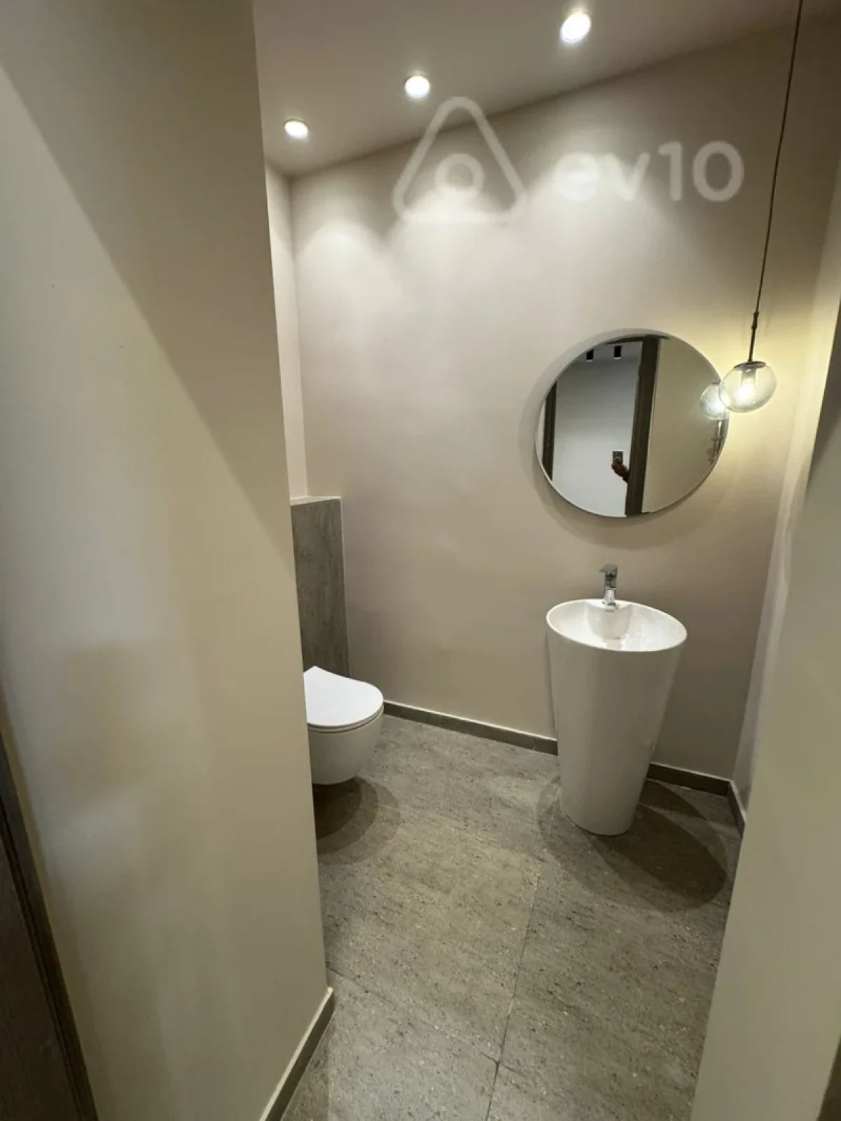 Satılır 3 otaqlı yeni tikili 160 m²