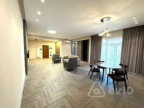 Satılır 3 otaqlı yeni tikili 160 m²