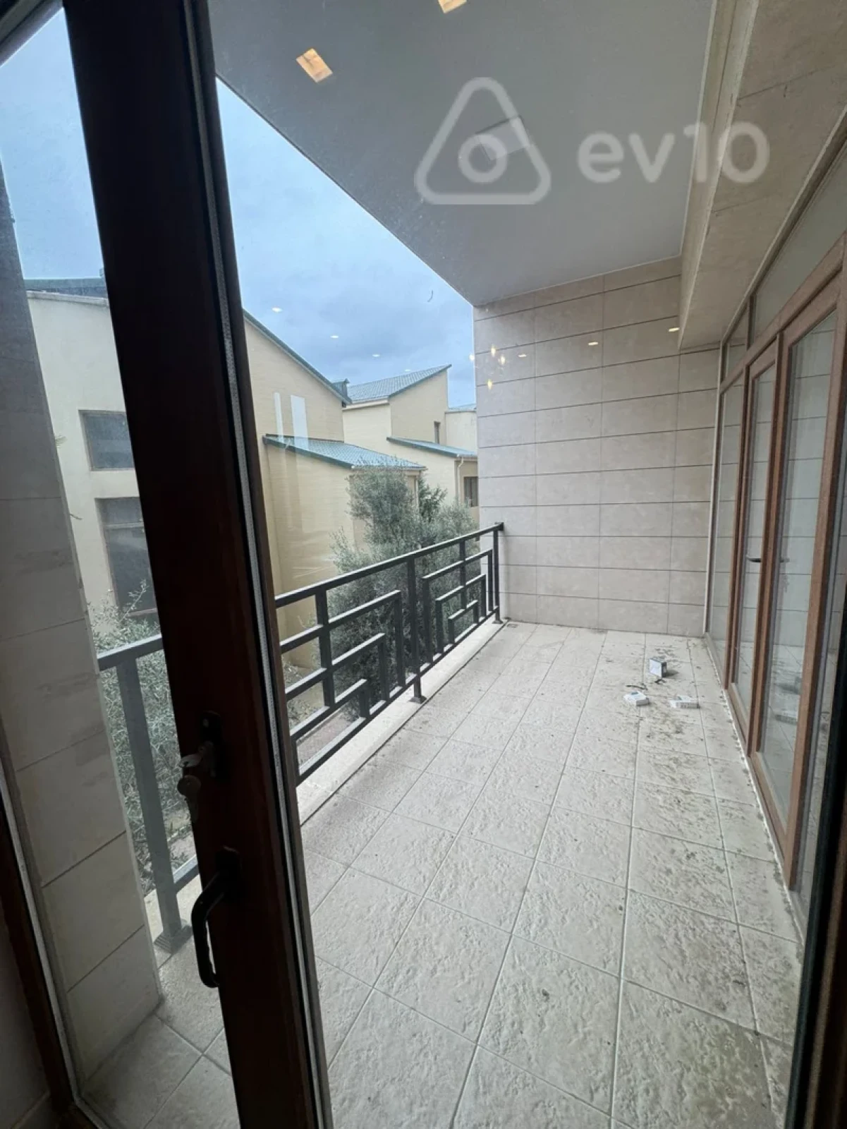 Satılır 3 otaqlı yeni tikili 160 m²