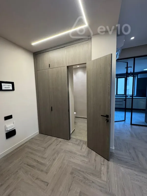 Satılır 3 otaqlı yeni tikili 160 m²