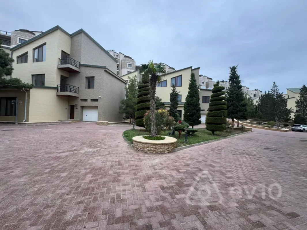 Satılır 3 otaqlı yeni tikili 160 m²