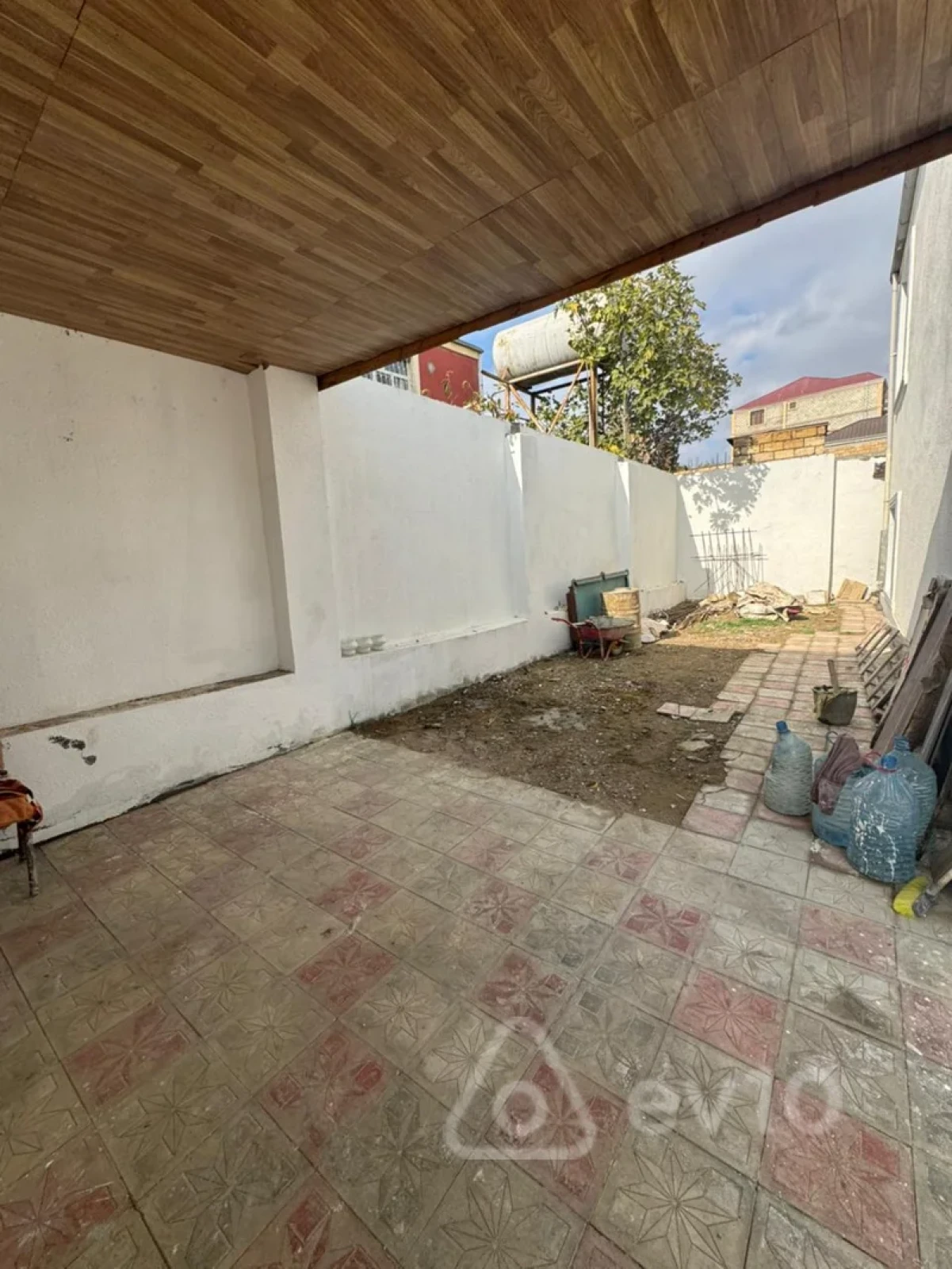 Kirayə verilir 5 otaqlı həyət evi 300 m²