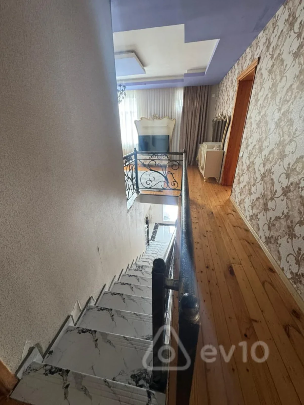 Kirayə verilir 5 otaqlı həyət evi 300 m²