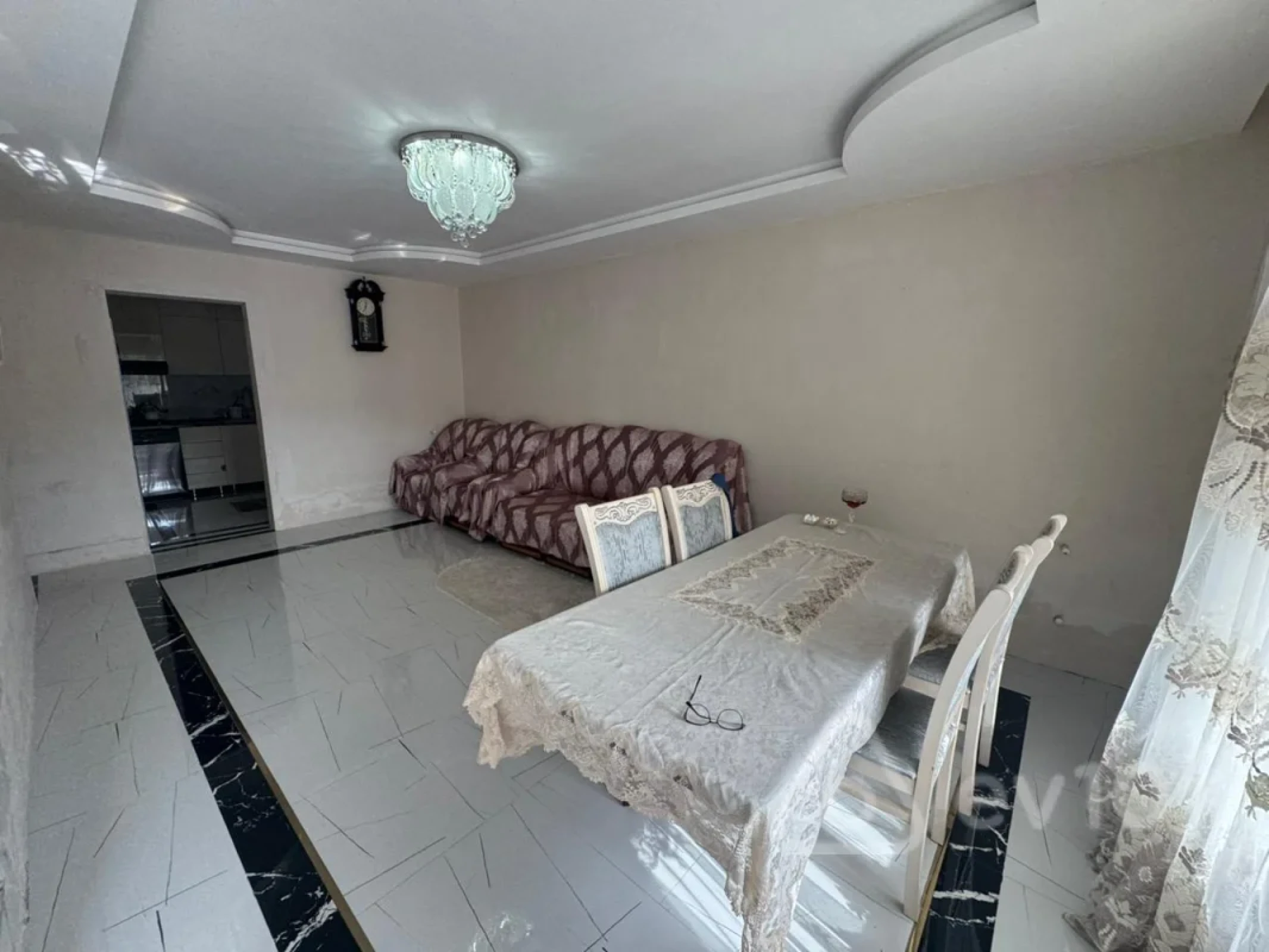 Kirayə verilir 5 otaqlı həyət evi 300 m²