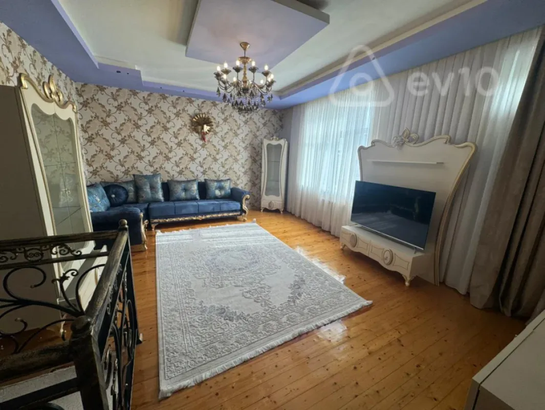 Kirayə verilir 5 otaqlı həyət evi 300 m²