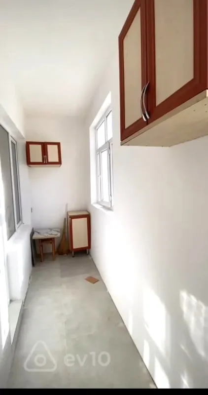 Kirayə verilir 2 otaqlı köhnə tikili 43 m²