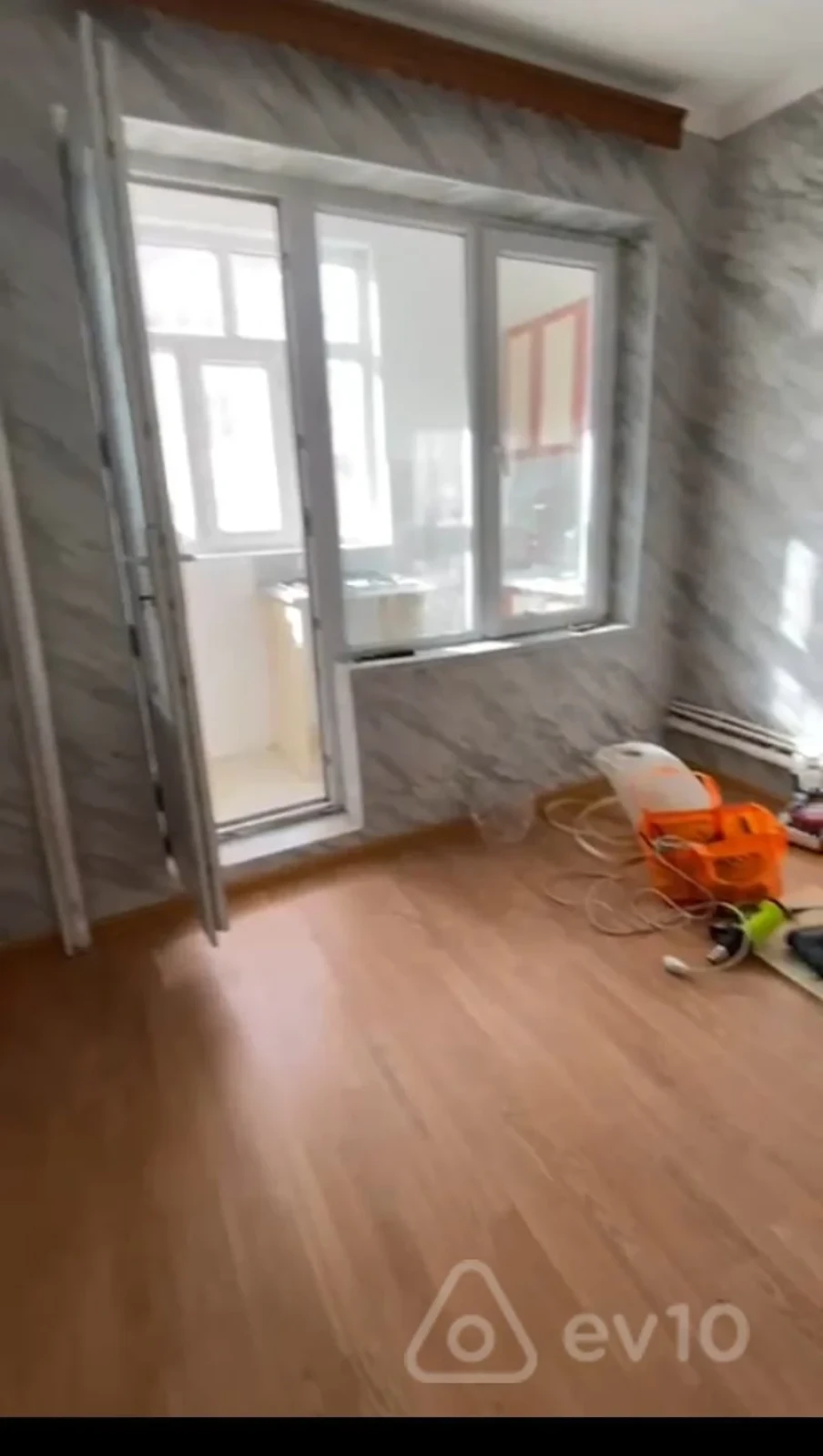 Kirayə verilir 2 otaqlı köhnə tikili 43 m²