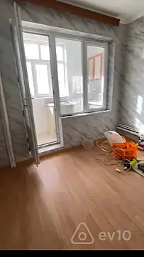 Kirayə verilir 2 otaqlı köhnə tikili 43 m²