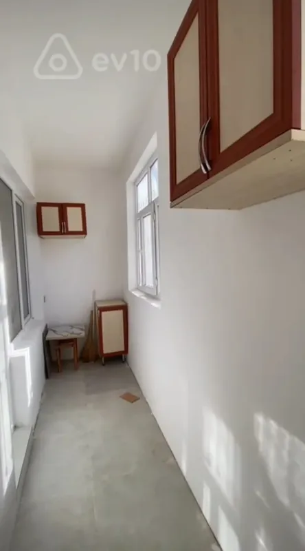 Kirayə verilir 2 otaqlı köhnə tikili 43 m²