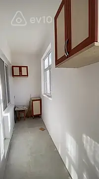 Kirayə verilir 2 otaqlı köhnə tikili 43 m²