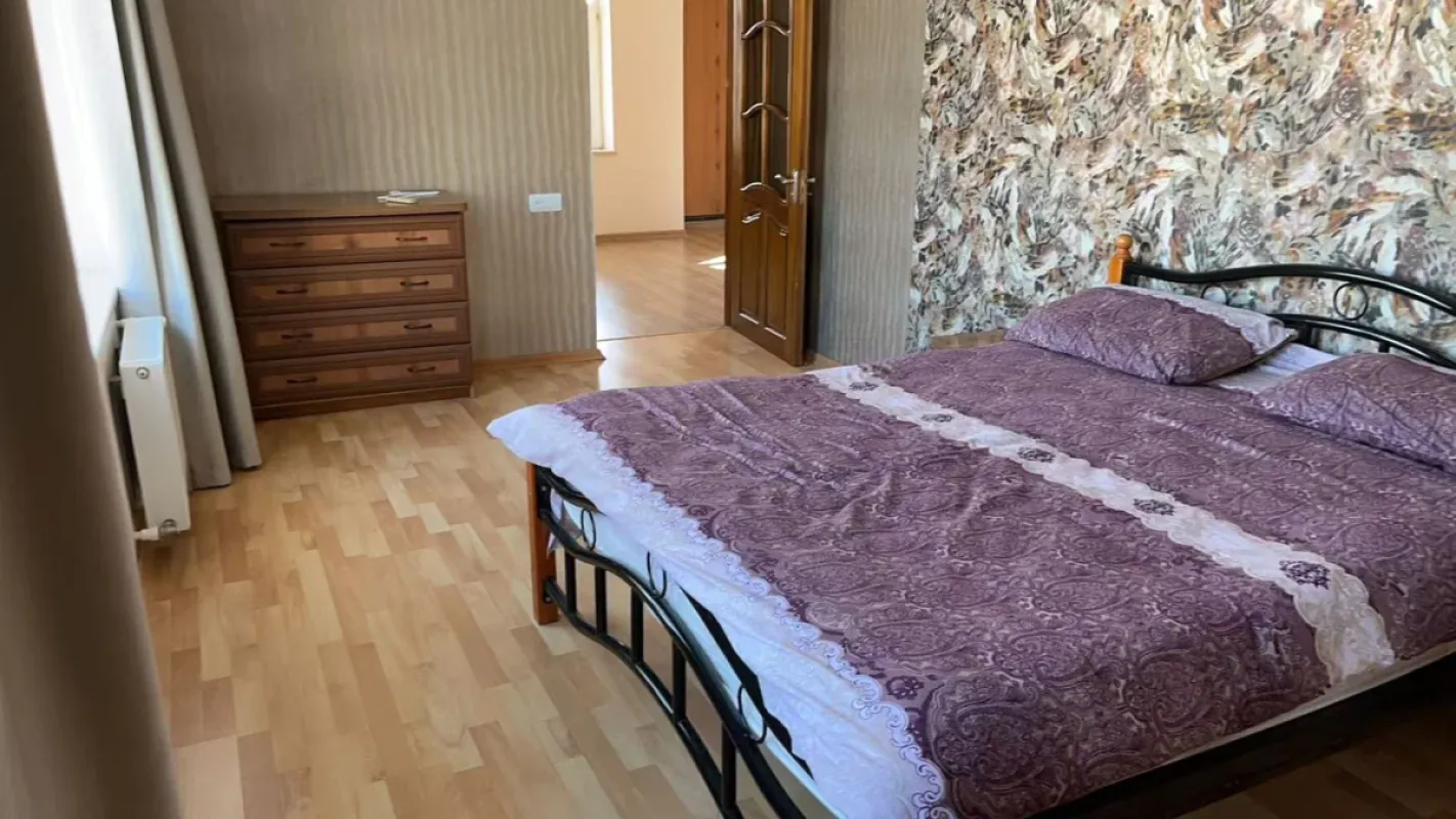 Kirayə verilir 6 otaqlı həyət evi 300 m²