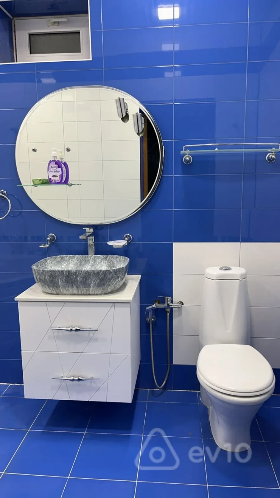 Kirayə verilir 6 otaqlı həyət evi 300 m²