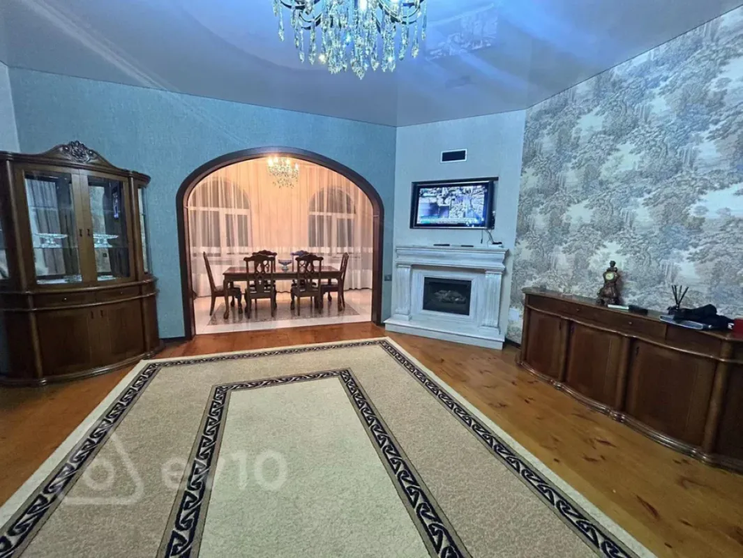 Kirayə verilir 6 otaqlı həyət evi 300 m²