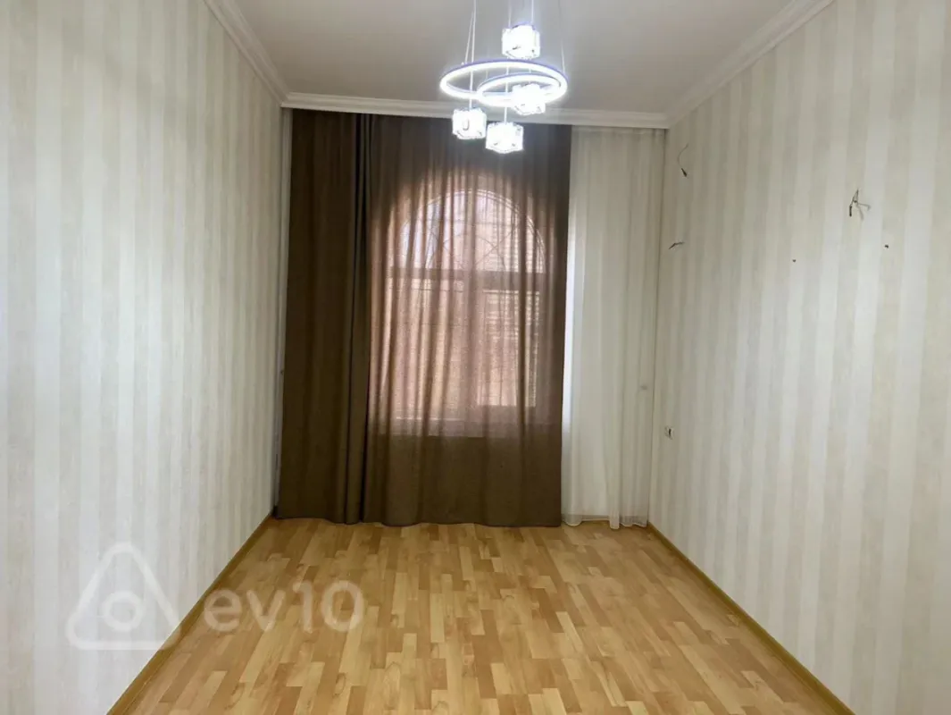 Kirayə verilir 6 otaqlı həyət evi 300 m²