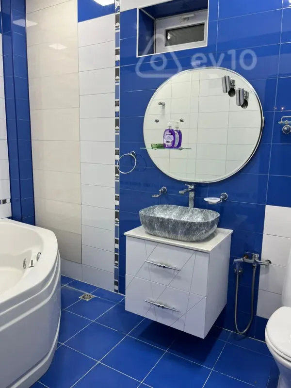 Kirayə verilir 6 otaqlı həyət evi 300 m²