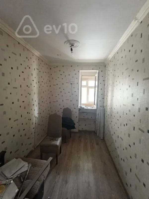 Kirayə verilir 3 otaqlı köhnə tikili 55 m²