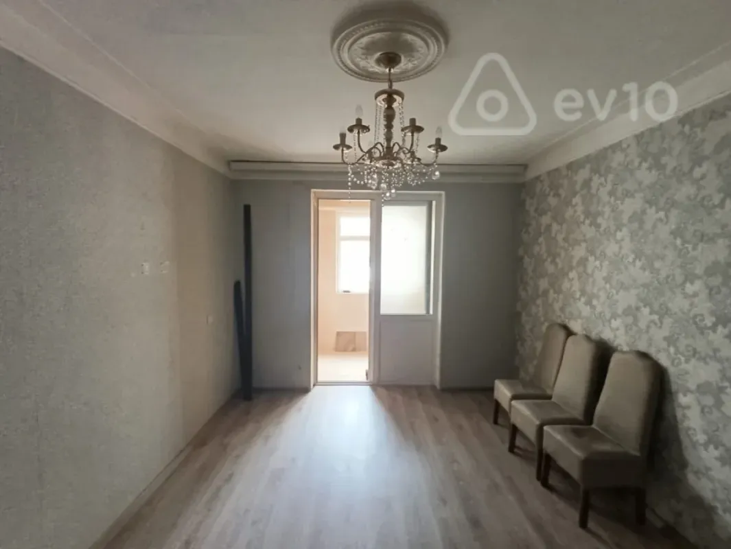 Kirayə verilir 3 otaqlı köhnə tikili 55 m²