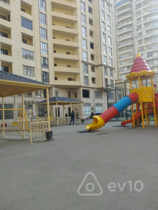 Satılır 4 otaqlı yeni tikili 176 m²