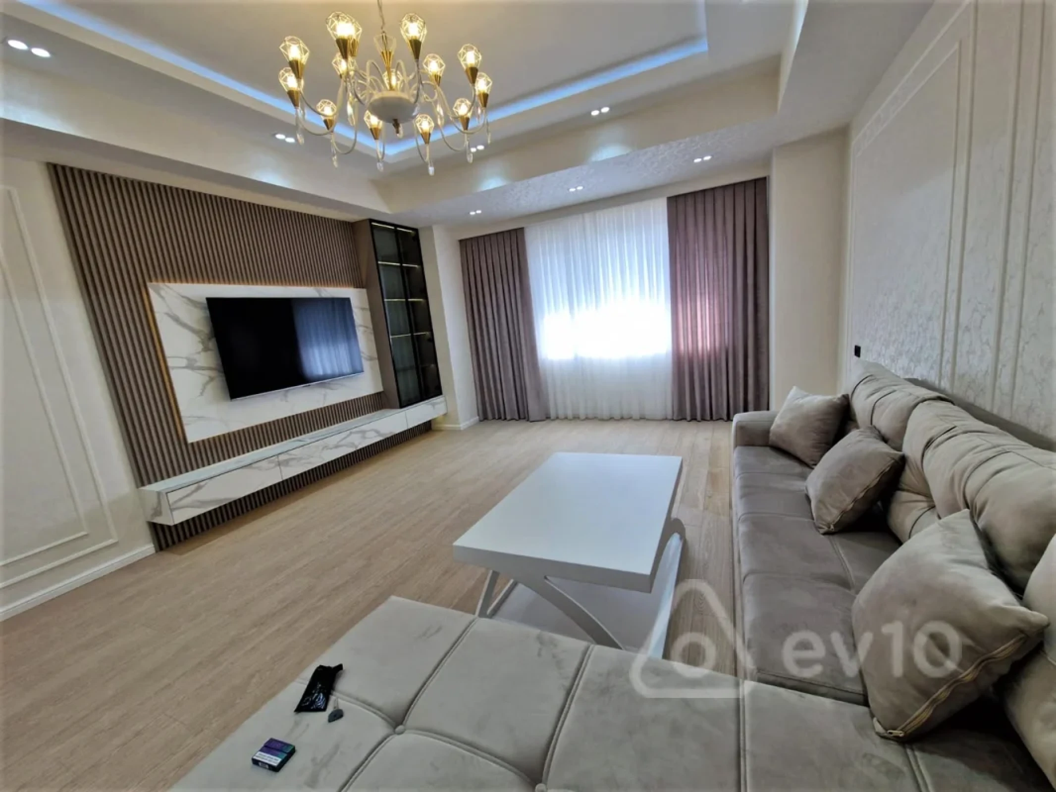 Kirayə verilir 3 otaqlı yeni tikili 130 m²