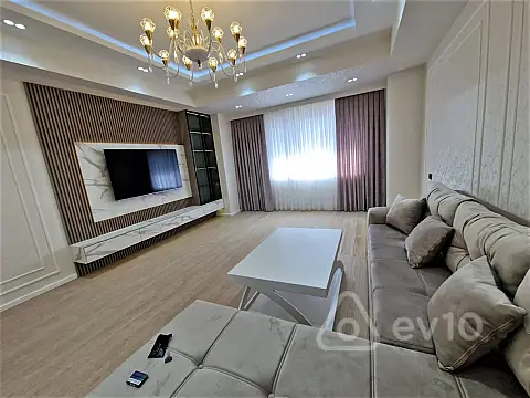 Kirayə verilir 3 otaqlı yeni tikili 130 m²