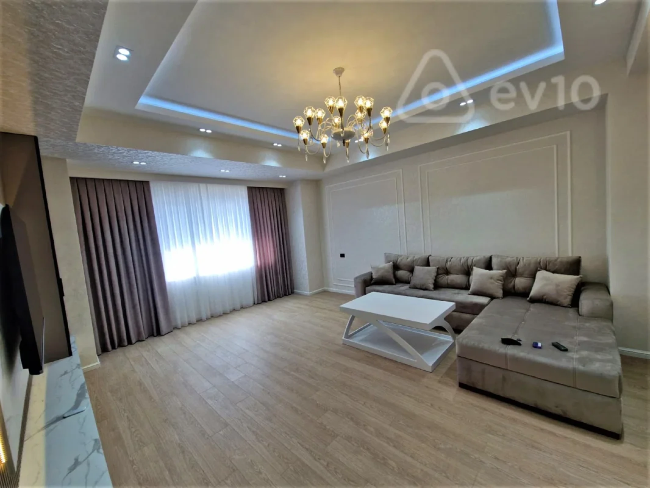 Kirayə verilir 3 otaqlı yeni tikili 130 m²