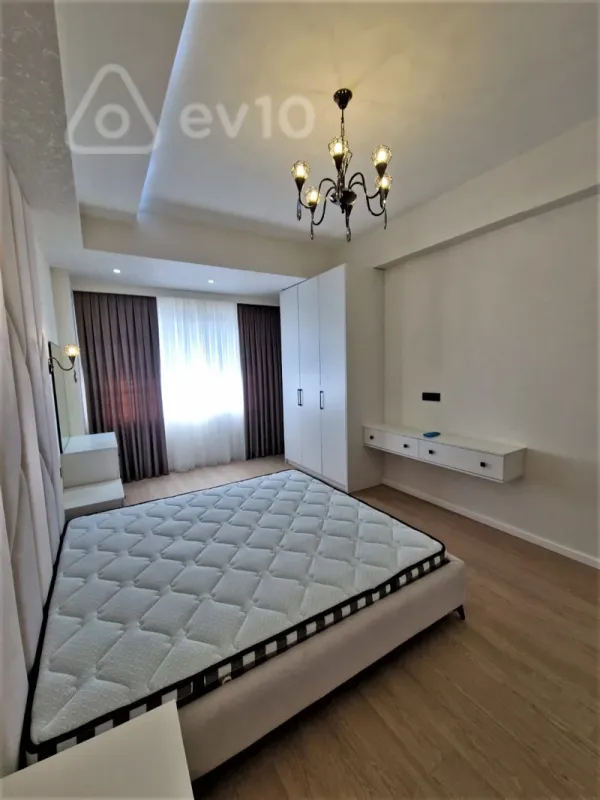 Kirayə verilir 3 otaqlı yeni tikili 130 m²