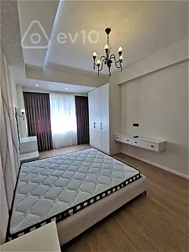 Kirayə verilir 3 otaqlı yeni tikili 130 m²