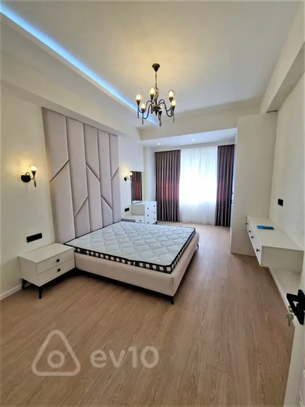 Kirayə verilir 3 otaqlı yeni tikili 130 m²