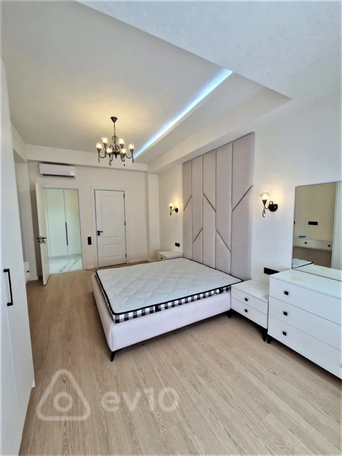 Kirayə verilir 3 otaqlı yeni tikili 130 m²