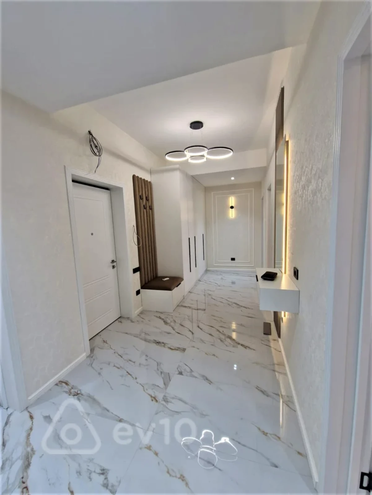 Kirayə verilir 3 otaqlı yeni tikili 130 m²