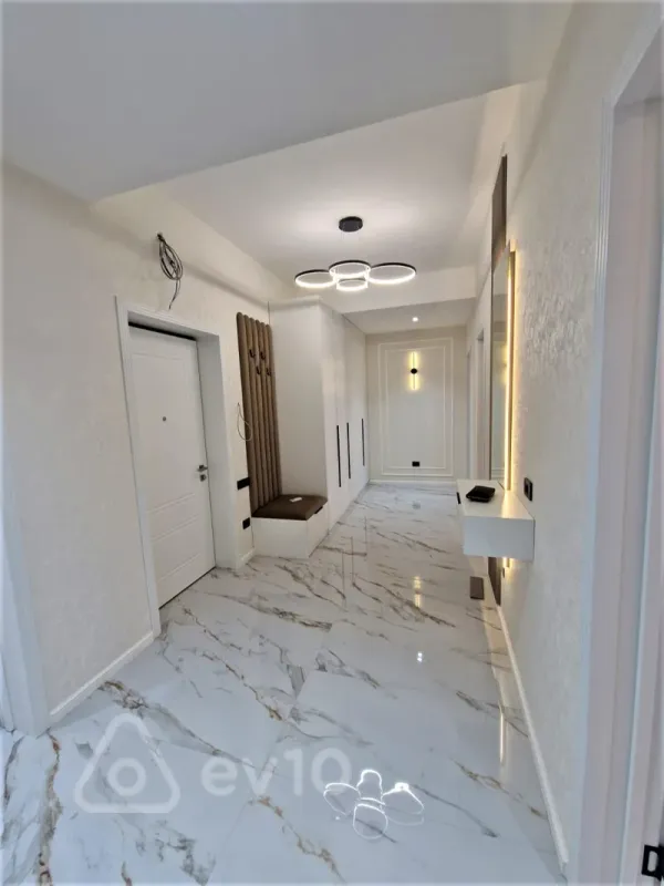 Kirayə verilir 3 otaqlı yeni tikili 130 m²