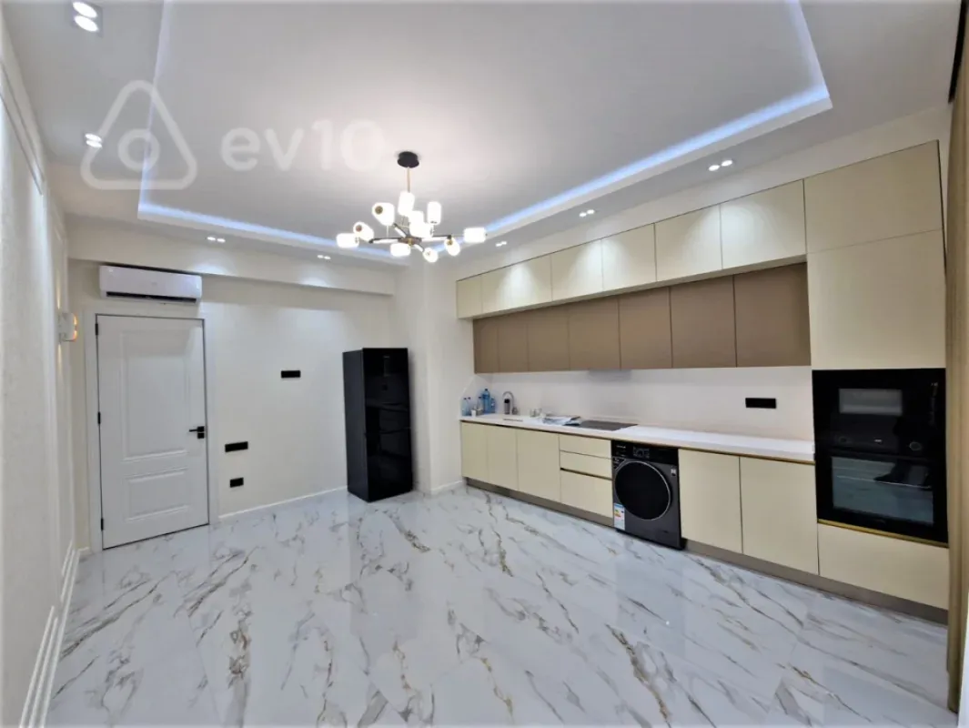 Kirayə verilir 3 otaqlı yeni tikili 130 m²
