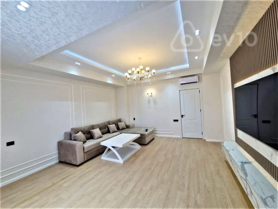 Kirayə verilir 3 otaqlı yeni tikili 130 m²