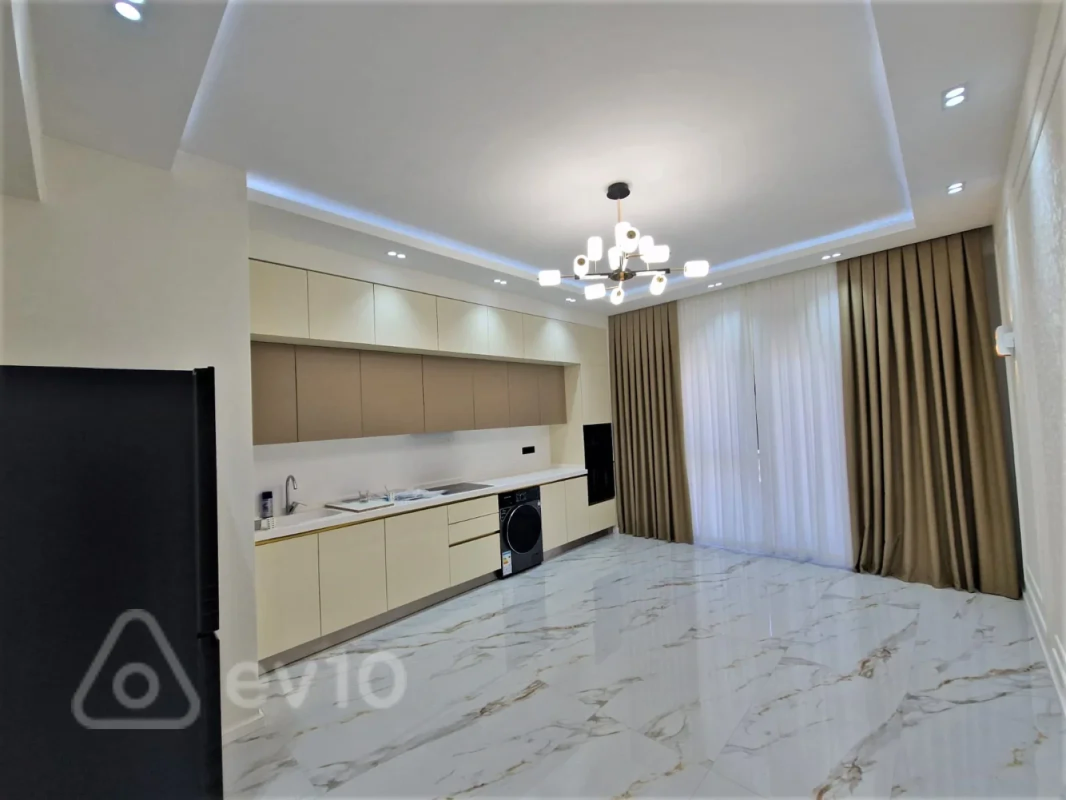 Kirayə verilir 3 otaqlı yeni tikili 130 m²