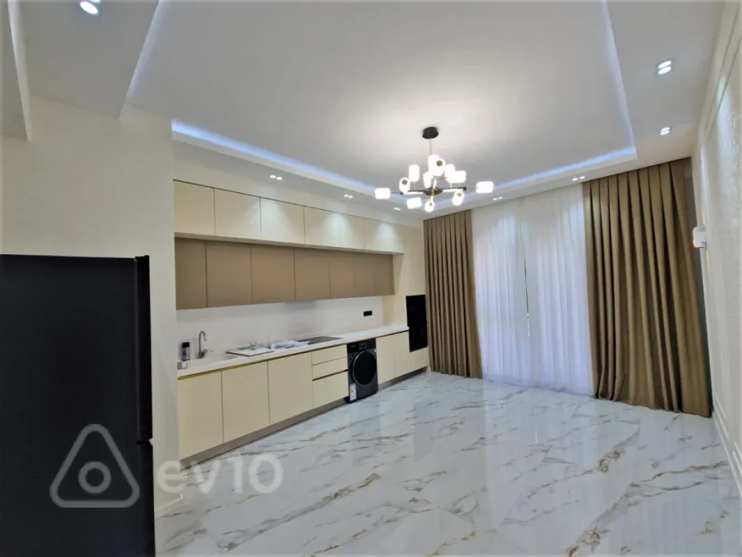 Kirayə verilir 3 otaqlı yeni tikili 130 m²