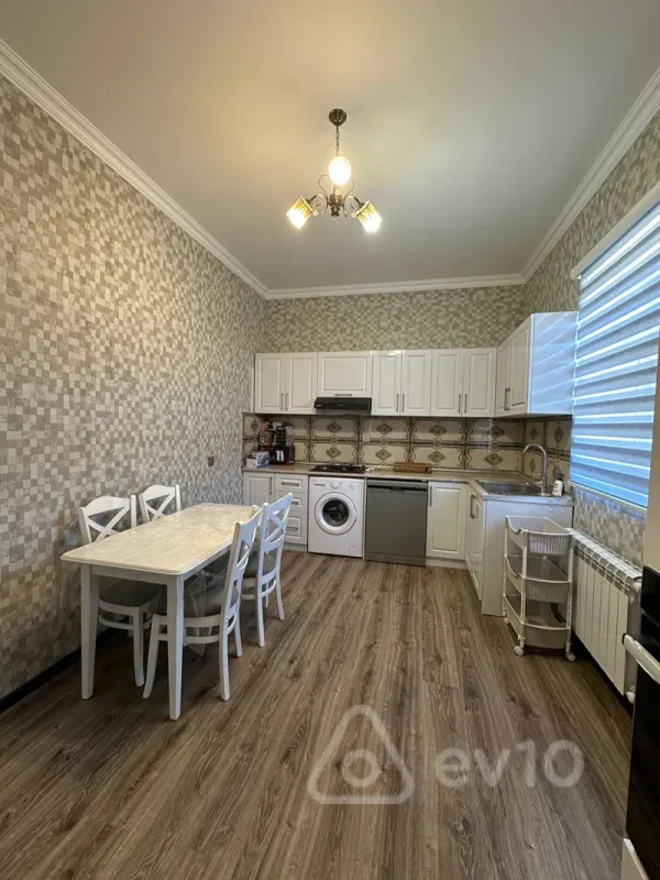 Kirayə verilir 4 otaqlı həyət evi 150 m²