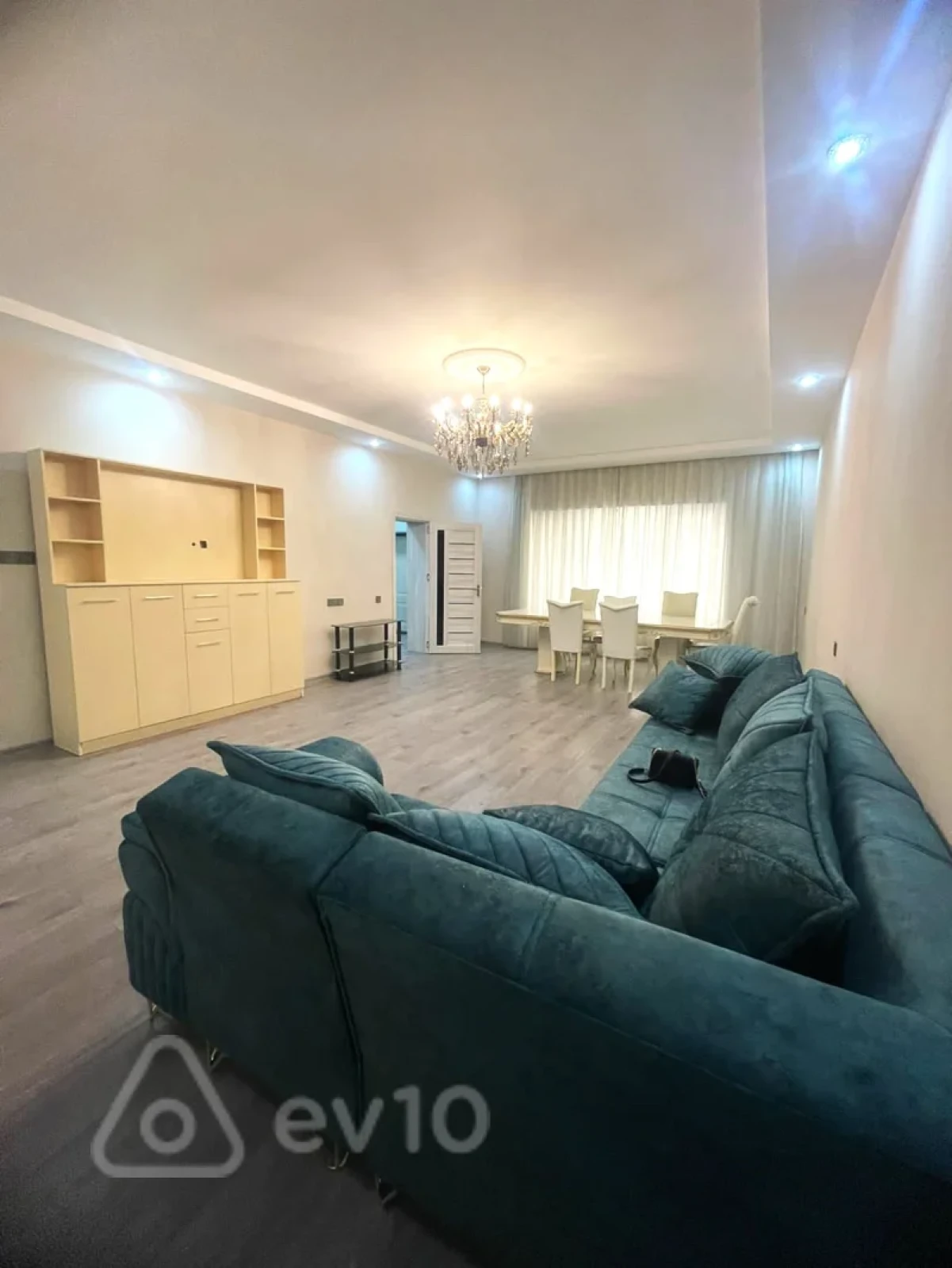 Kirayə verilir 5 otaqlı həyət evi 300 m²